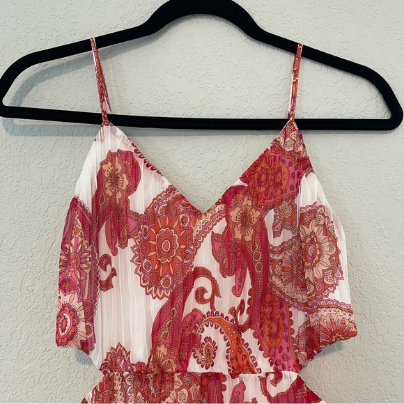 Pink paisley pleated cutout maxi dress by Express, small - Picture 5 of 6